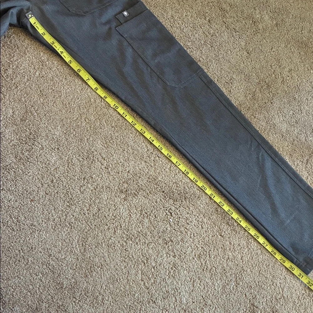 Men's FIGS Cairo Cargo Straight Leg Scrub Pants - Graphite Gray - Size S